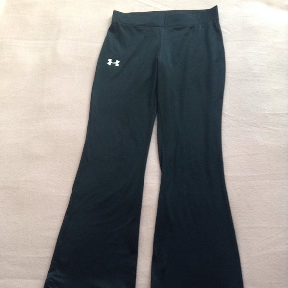 Under Armour Black Flared-Leg Yoga Pant, Youth Size YMD - Picture 2 of 11